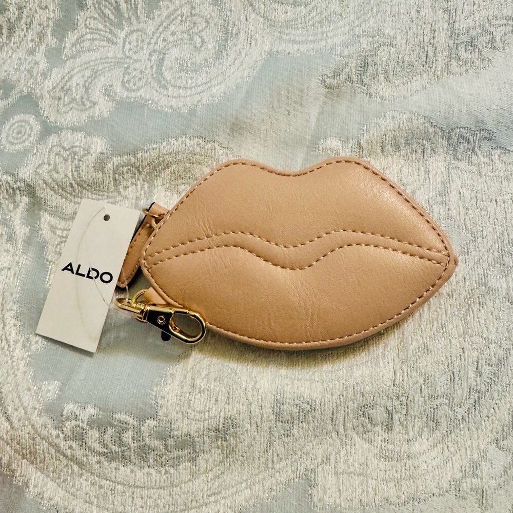 Aldo Nude Lip-Shaped Bag Charm Wallet - Picture 5 of 6